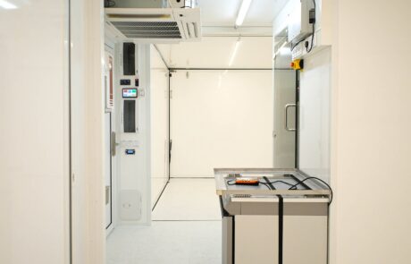 DSF4521_mobile-laboratory-min
